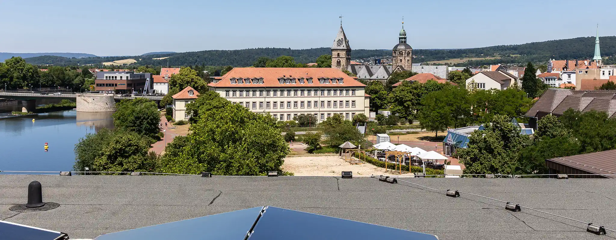 Aussicht vom Dach der Hochschule Weserbergland Richtung Innenstadt Hameln